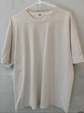 Lululemon Men's XL Crewneck Pocket T-Shirt - Beige